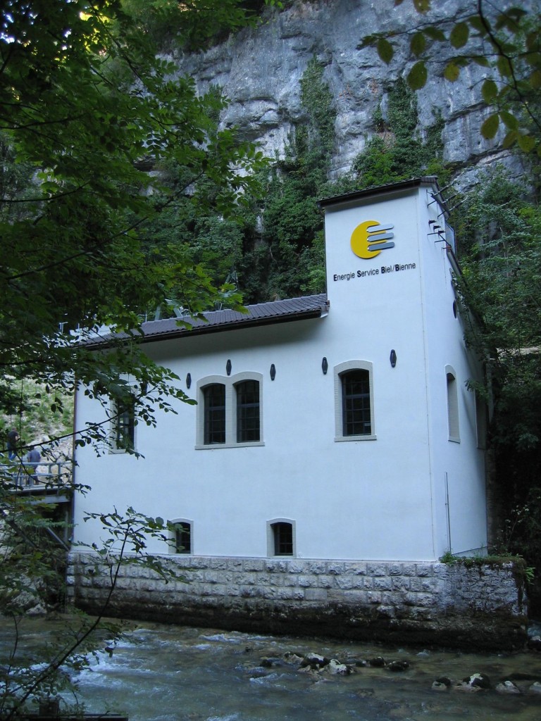 Kleinwasserkraftwerk Taubenloch (CH)